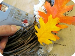 Add some festive fall decor to your home with these easy DIY Fall Wreaths. Simple enough for the non-crafty yet adds beautiful accents to your home this fall. | CreativeHomeKeeper.com