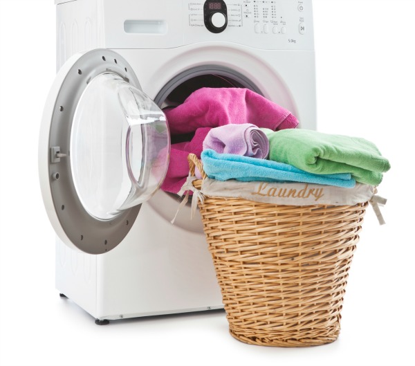 A simple and effective laundry routine that not only helps to stay on top of the laundry but it also saves time too!