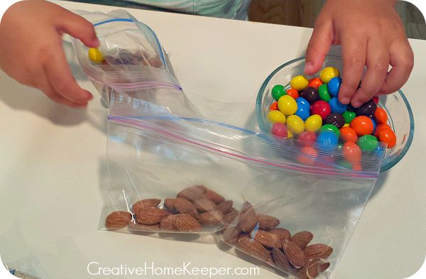 Quick, Easy and Delicious Snack Baggies - Creative Home Keeper