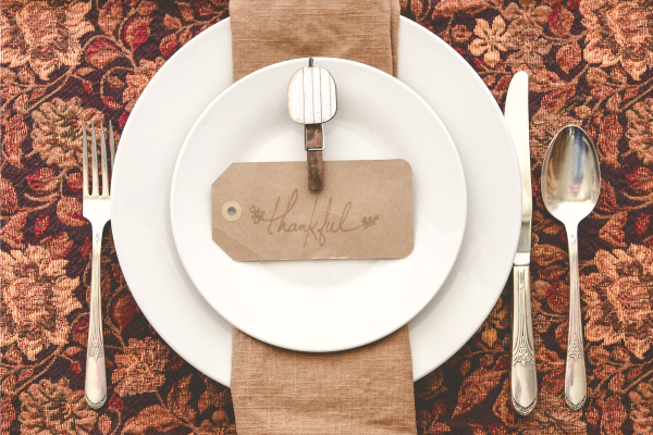 5 Steps to Hosting a Simple & Intentional Thanksgiving Dinner