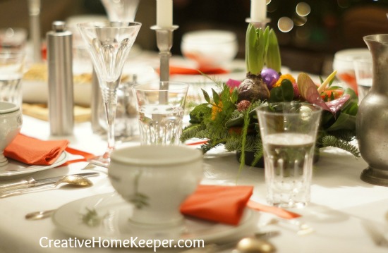 Hosting Thanksgiving this year? It doesn't have to be stressful, in fact with a little planning and prep, your Thanksgiving celebration can be effortless and stress free!